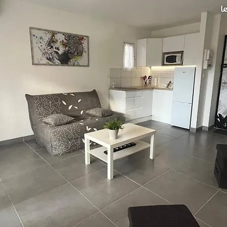 דירה T2 Proche Naturiste , Piscine , Clim , Parking *